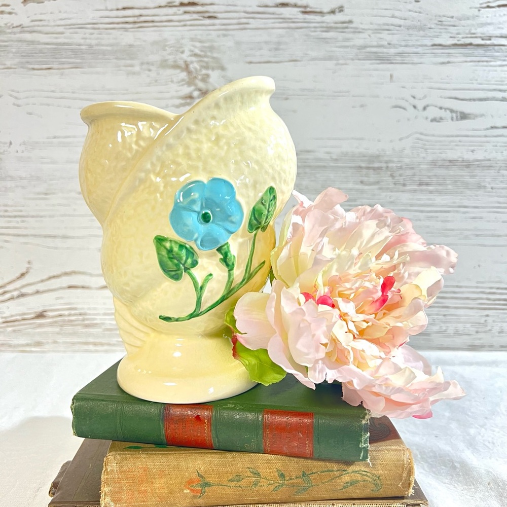 Vintage USA vase pottery blue flower retro decor